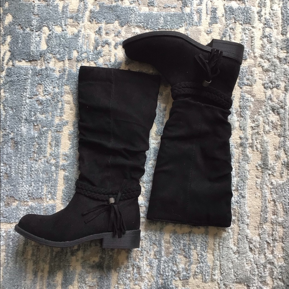 Girl’ Boots - Size 12
